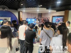 现场互动展现《流体力学奇趣课》《不成思议的